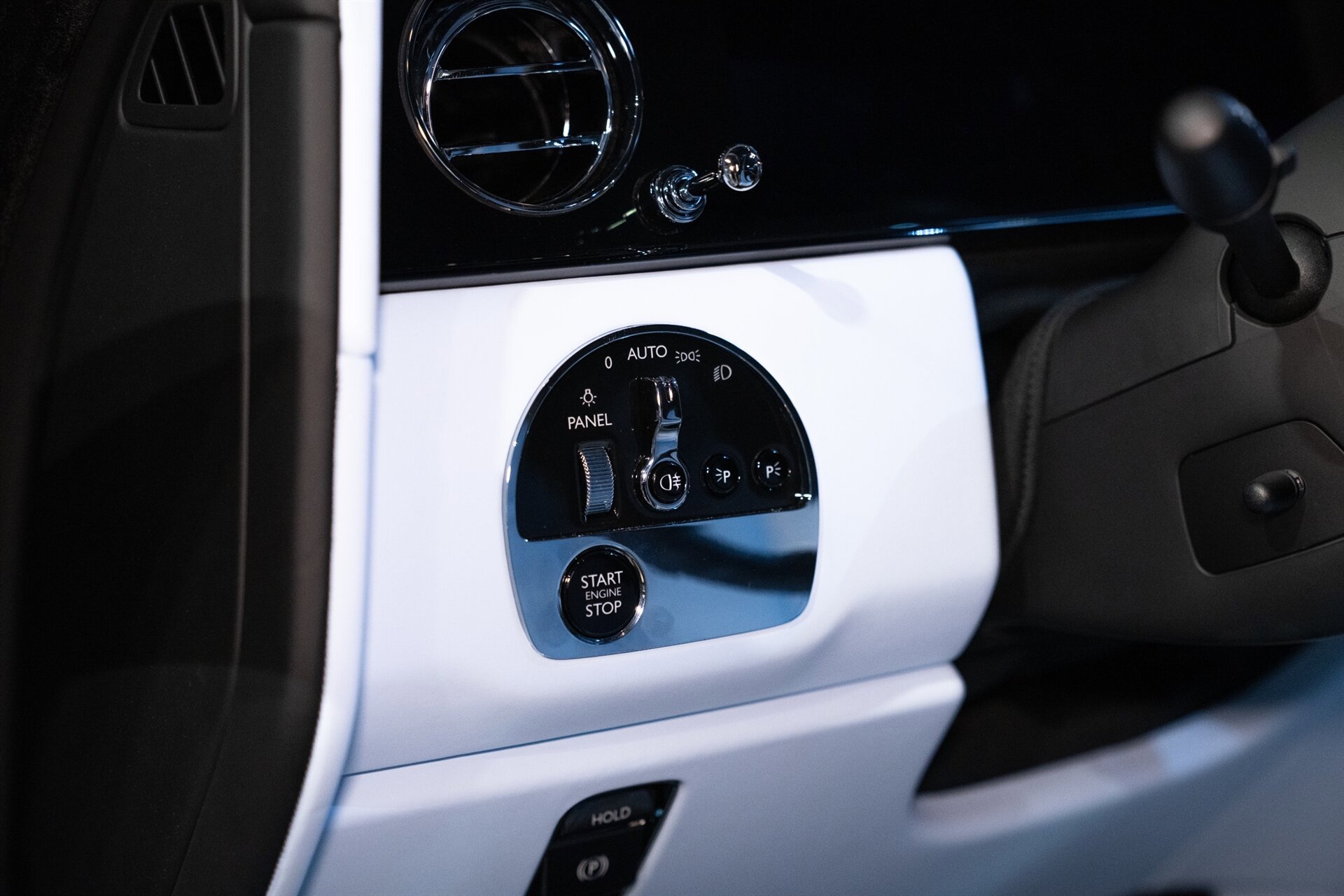 Used 2026 Rolls-Royce Cullinan AWD/4WD image 27