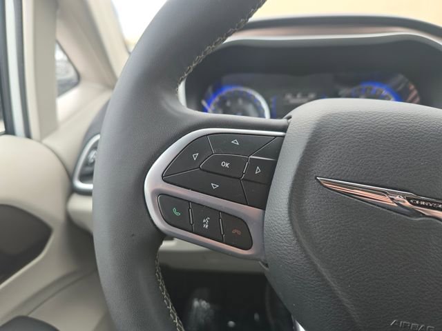 Used 2024 Chrysler Voyager LX image 19