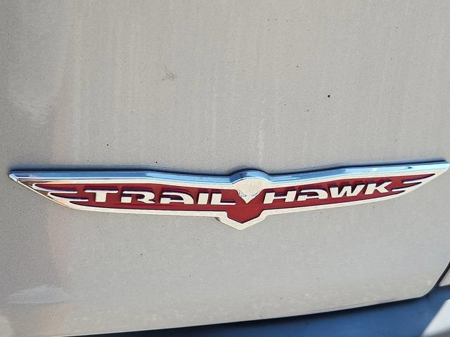 Used 2014 Jeep Cherokee Trailhawk w/ Comfort/Convenience Group AWD/4WD image 33