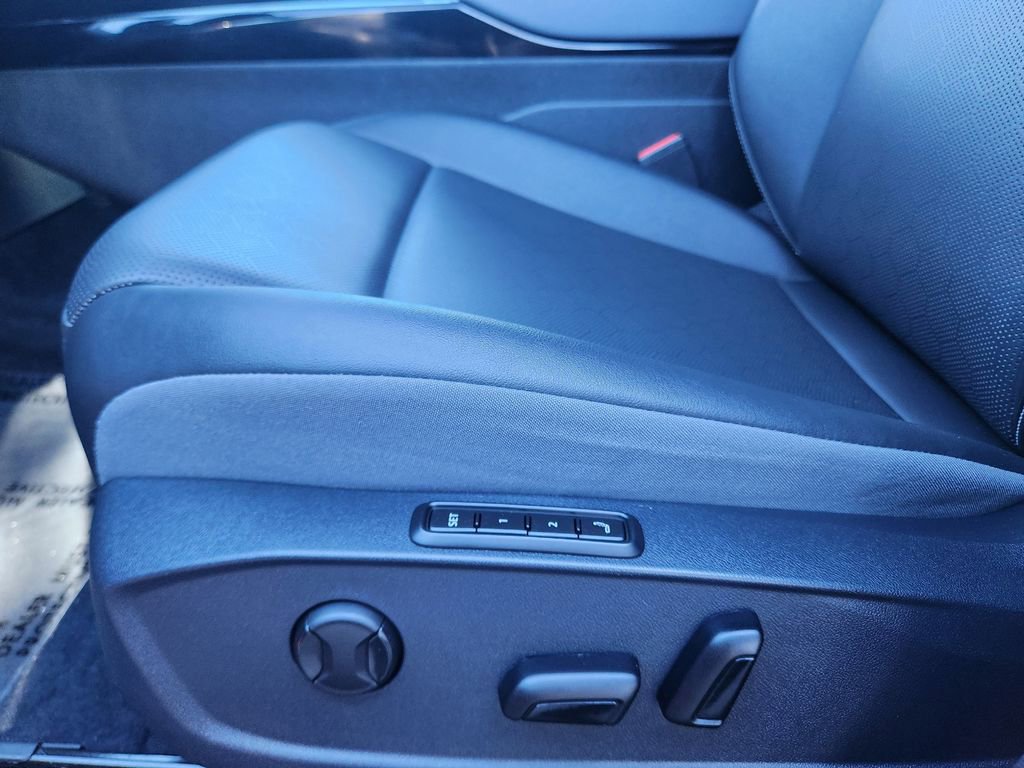 Used 2023 Volkswagen ID.4 Pro S Plus image 10