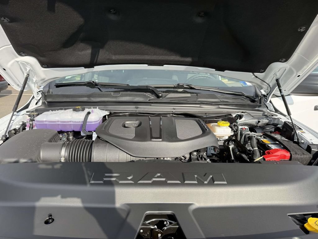 New 2027 RAM 1500 Express AWD/4WD image 12