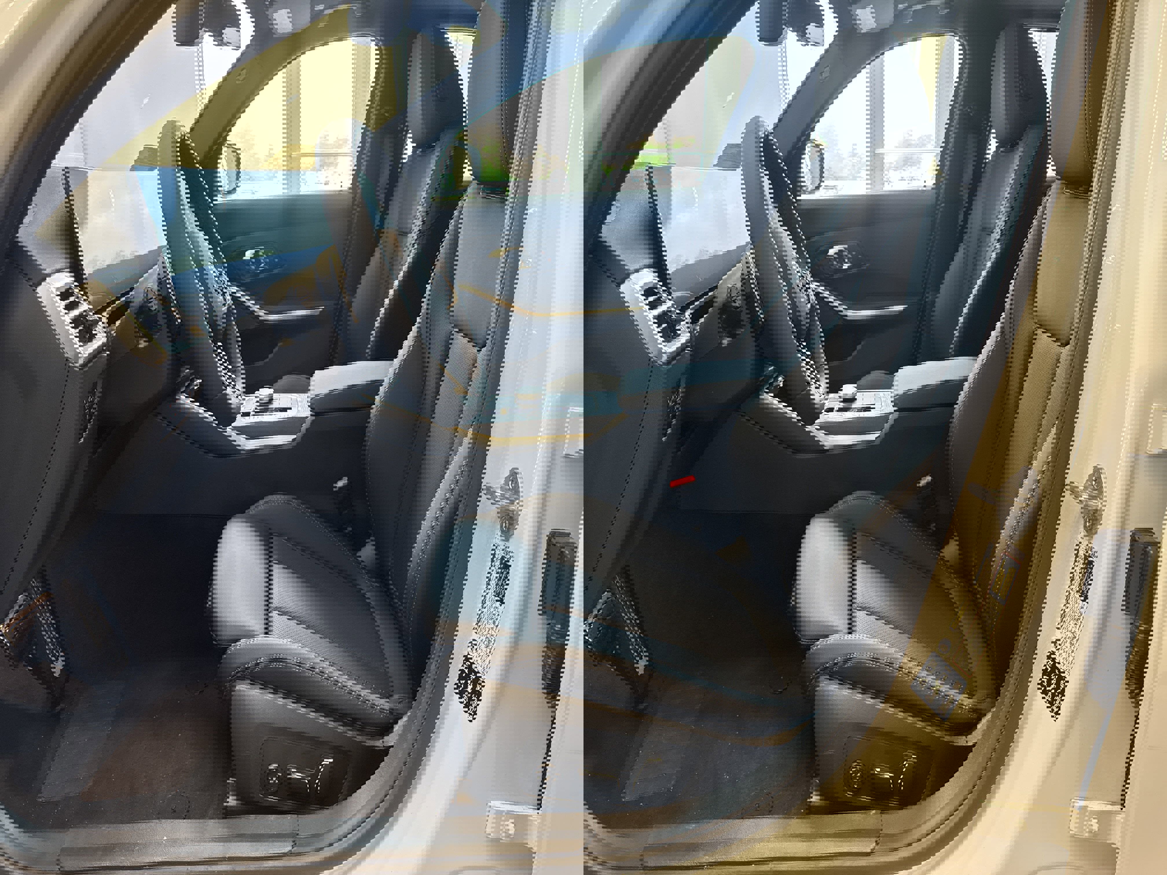 New 2025 BMW 330i xDrive Sedan w/ M Sport Package image 4