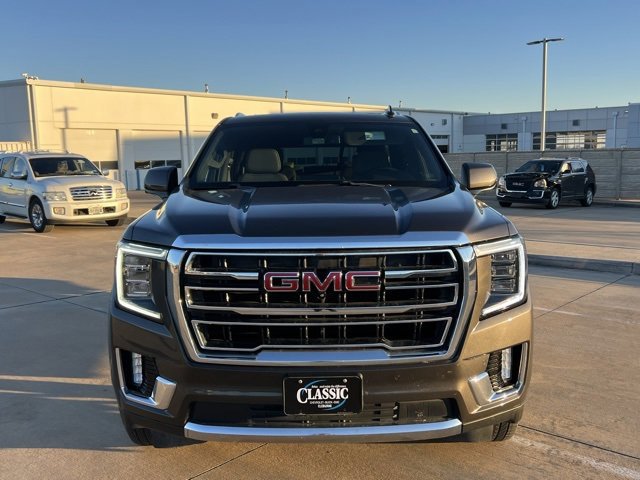 Used 2021 GMC Yukon SLT w/ SLT Luxury Plus Package image 2
