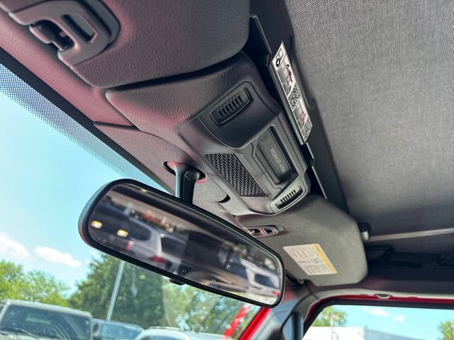 Used 2025 Jeep Wrangler Sport AWD/4WD image 24