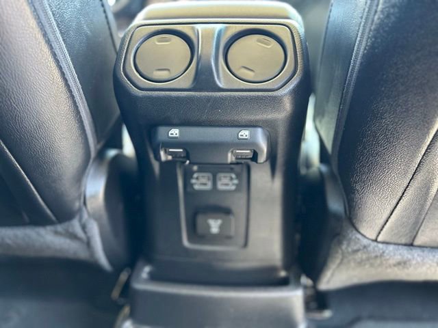 Used 2022 Jeep Wrangler Unlimited Sahara w/ LED Lighting Group AWD/4WD image 30