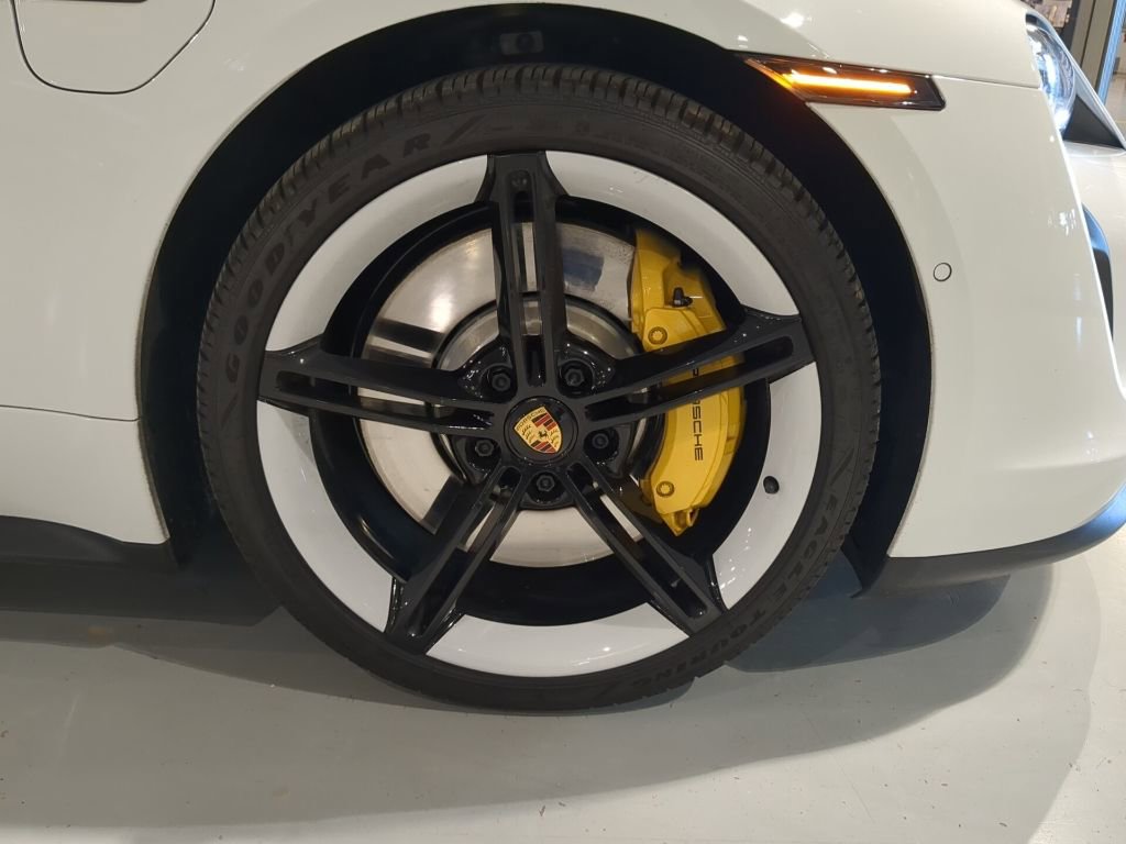 Used 2022 Porsche Taycan 4S image 5