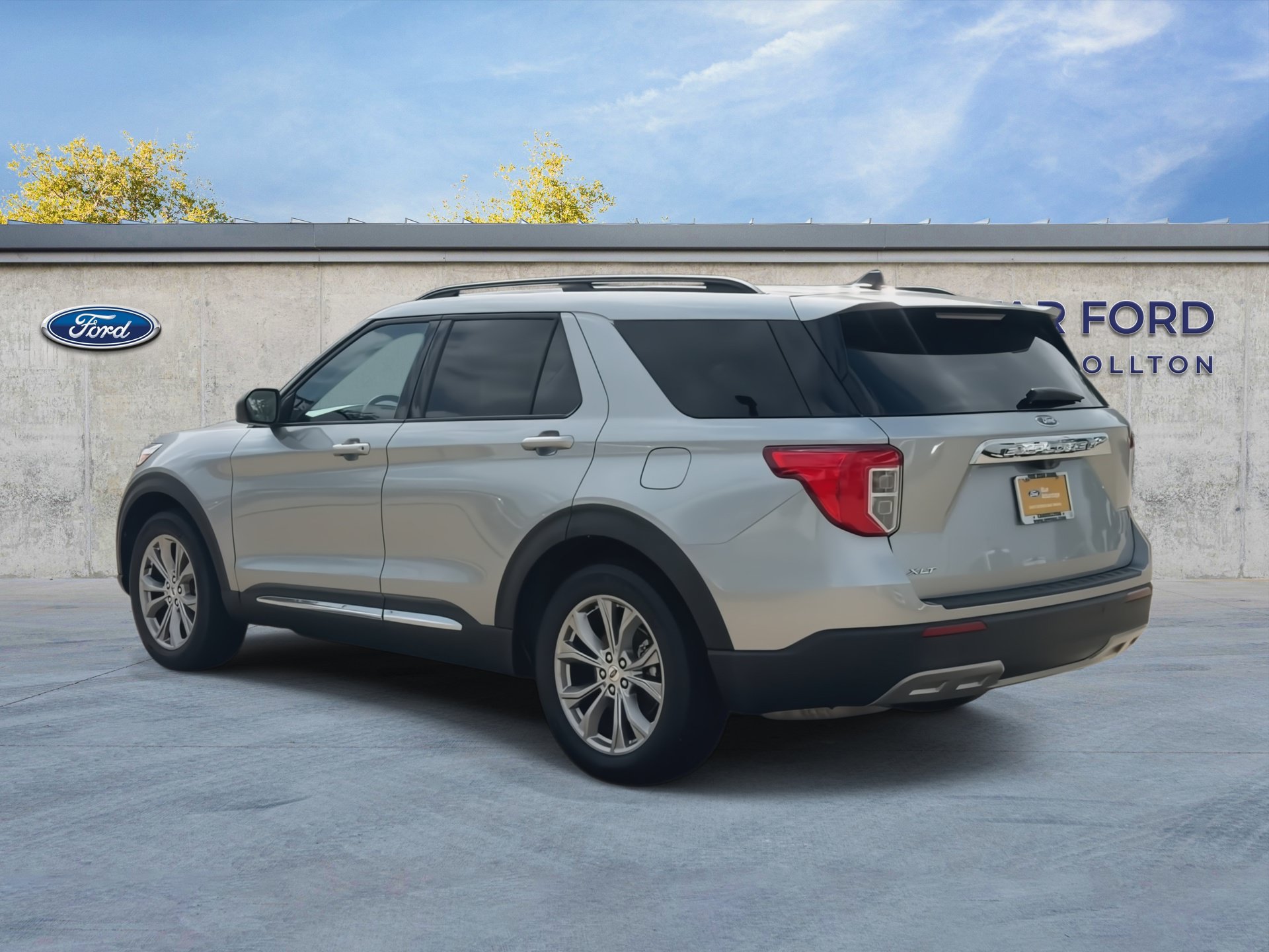 Certified 2023 Ford Explorer XLT w/ Equipment Group 202A RWD image 6