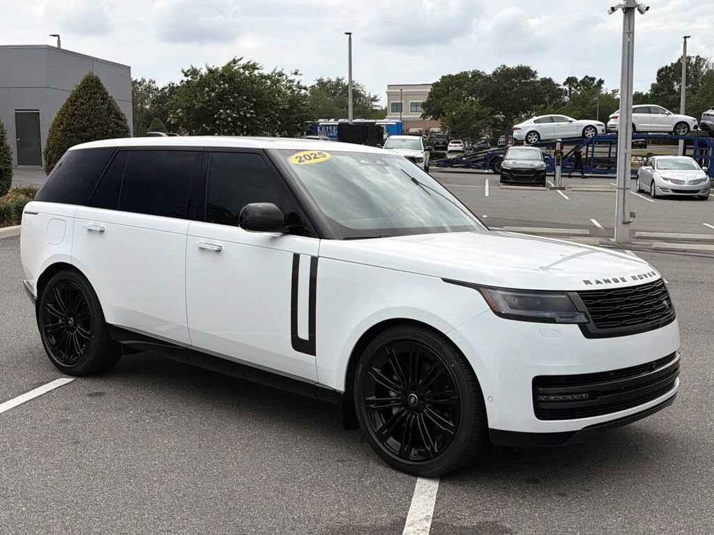 Used 2025 Land Rover Range Rover Long Wheelbase SE AWD/4WD image 7