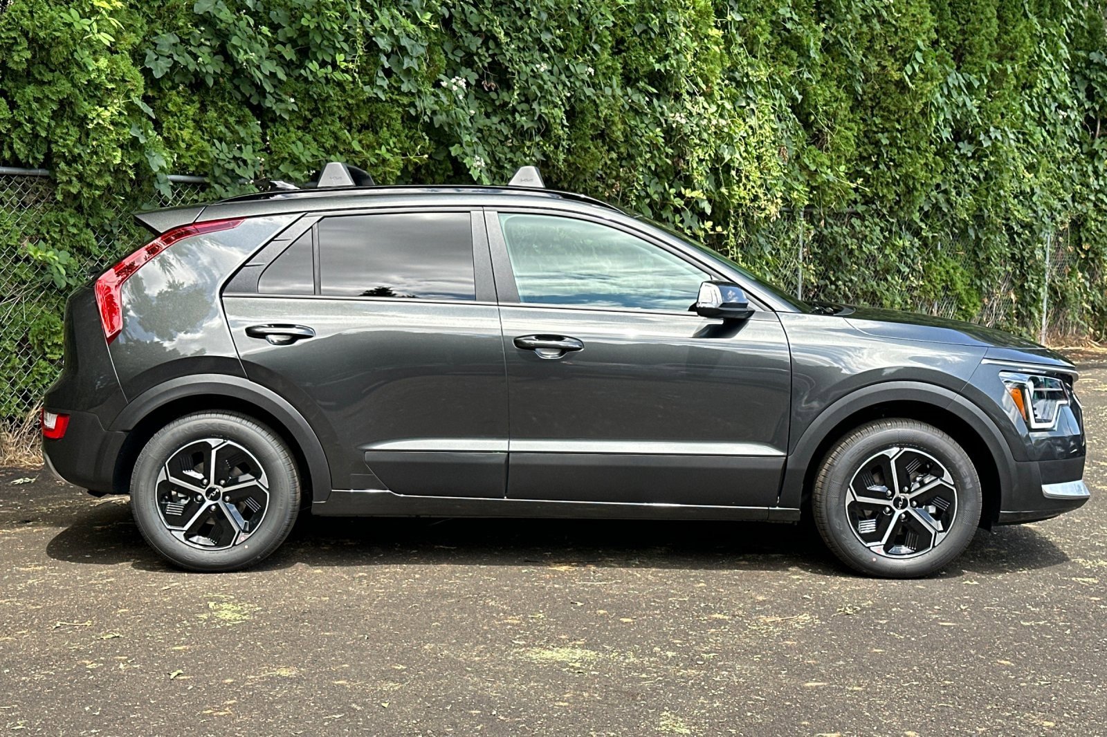 New 2025 Kia Niro EX image 2