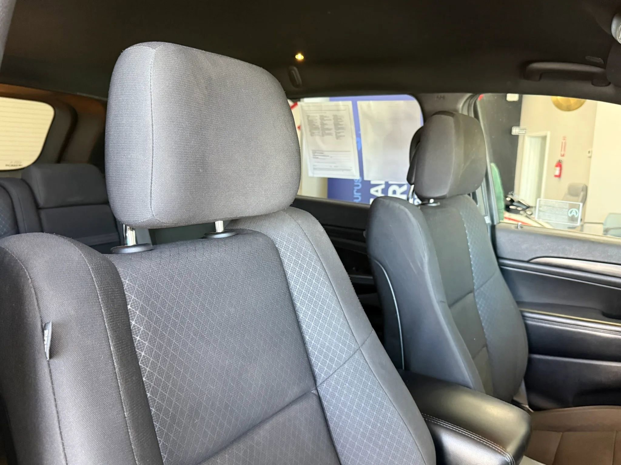 Used 2019 Jeep Grand Cherokee Laredo AWD/4WD image 20