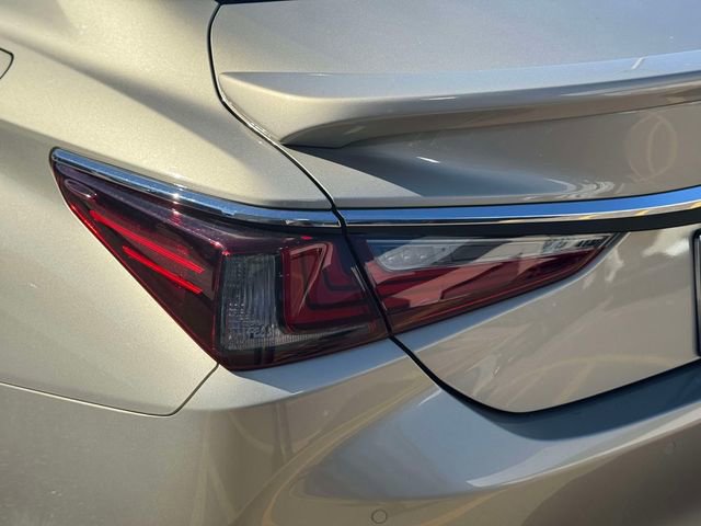 Certified 2025 Lexus ES 350 w/ Premium Package image 14
