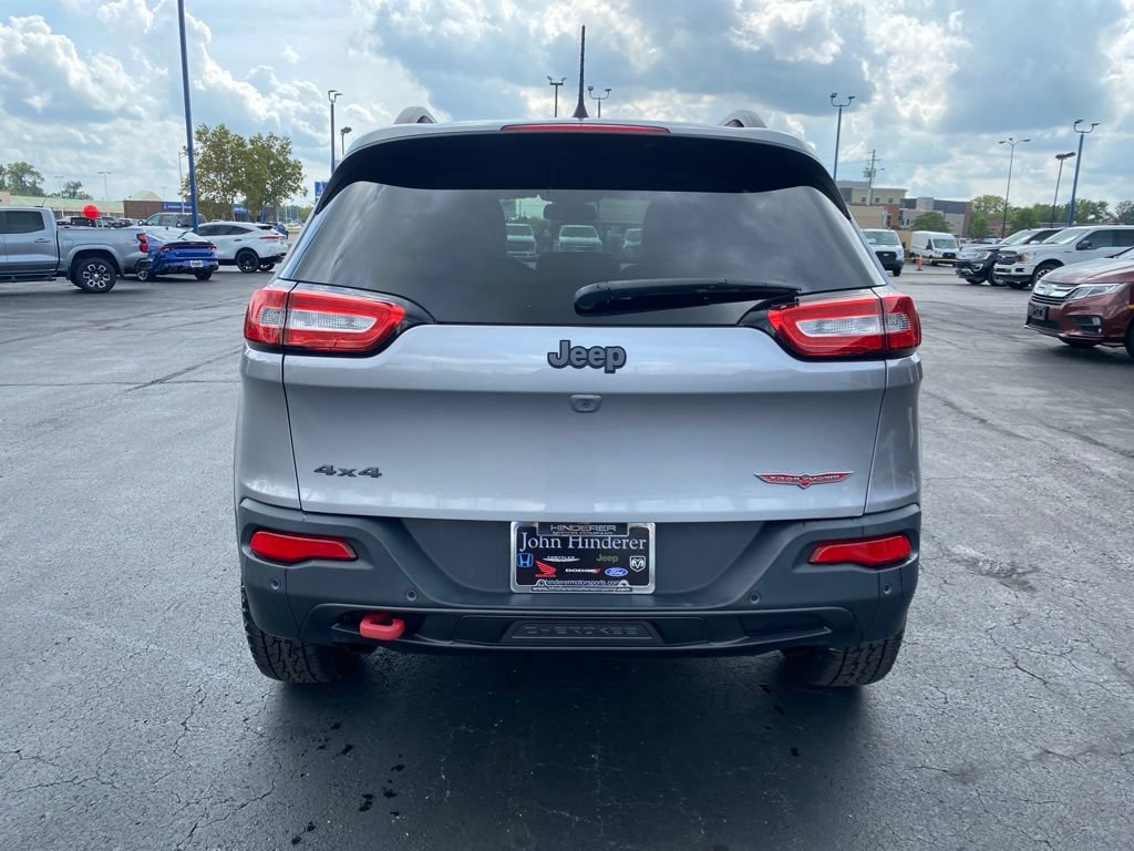 Used 2018 Jeep Cherokee Trailhawk AWD/4WD image 4