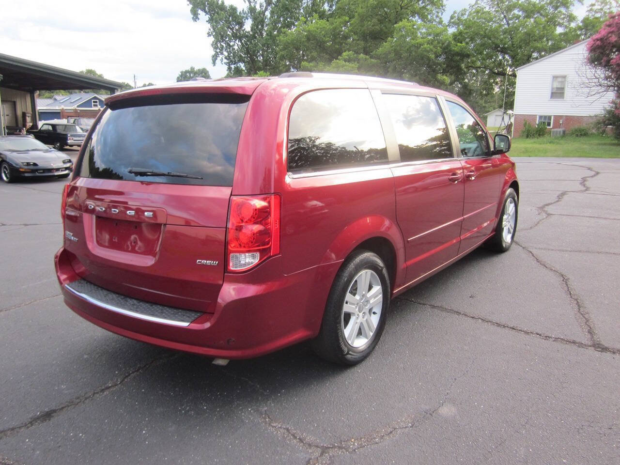 Used 2011 Dodge Grand Caravan Crew w/ Entertainment Group 1 FWD image 6