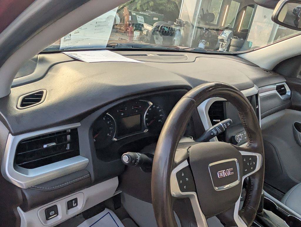 Used 2017 GMC Acadia SLT AWD/4WD image 19