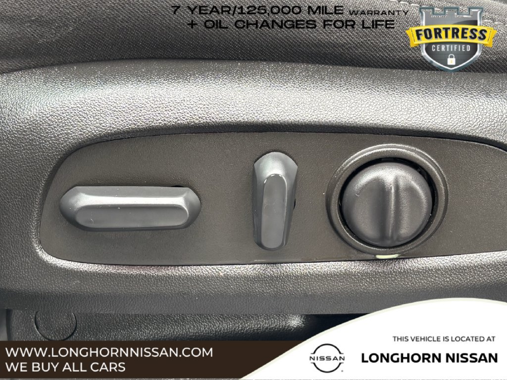 Used 2023 Chevrolet Traverse LT FWD image 24