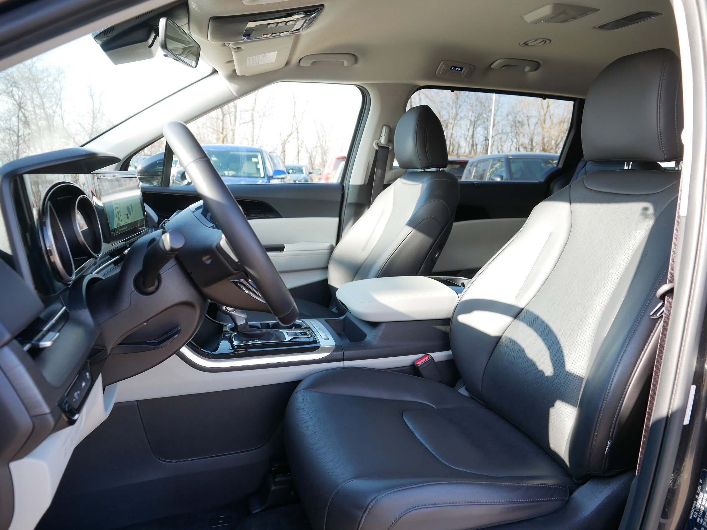 Certified 2024 Kia Carnival EX image 35