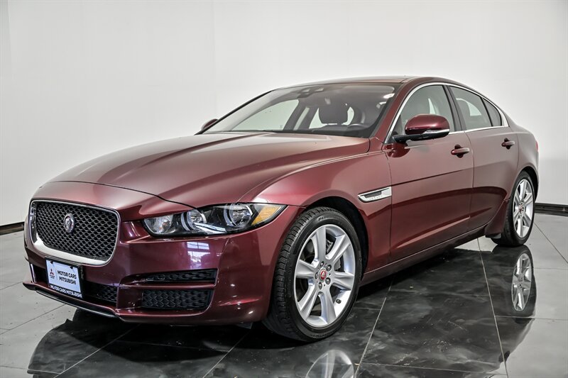 Used 2017 Jaguar XE Prestige AWD/4WD image 5