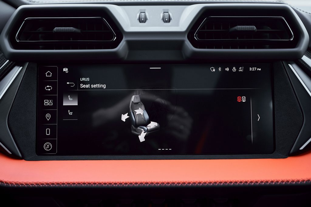 Used 2025 Lamborghini Urus SE image 76