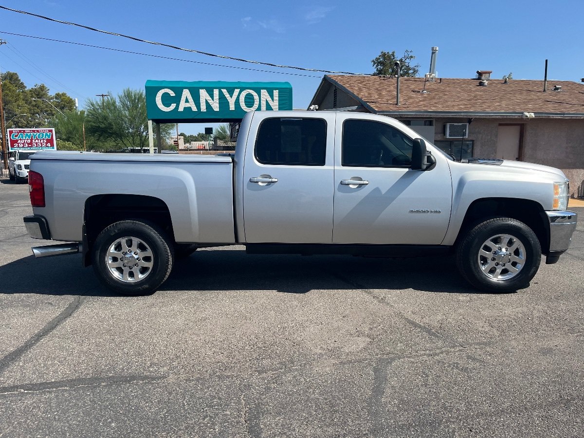 Used 2011 Chevrolet Silverado 3500 LTZ w/ LTZ Plus Package AWD/4WD image 3