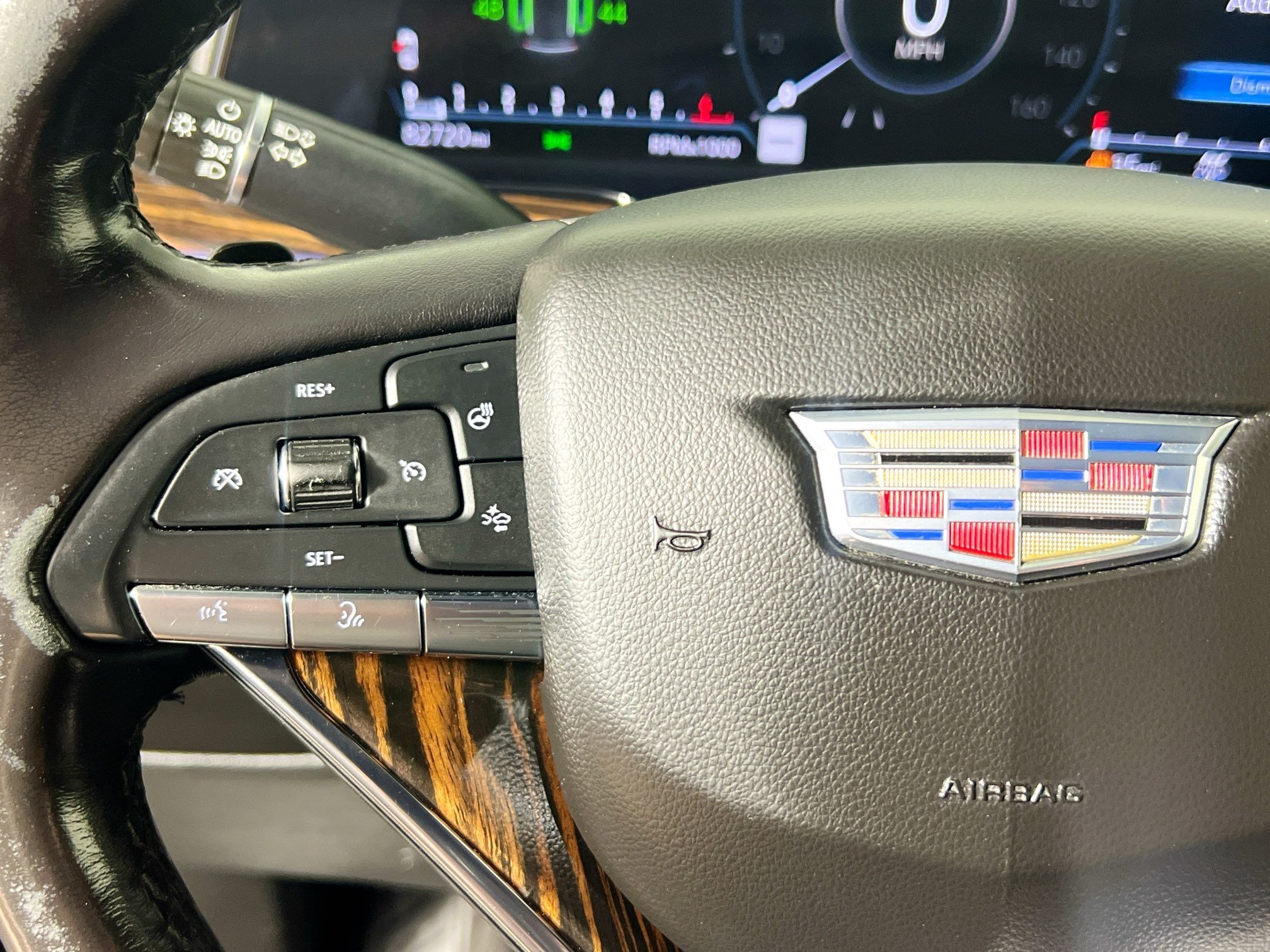 Used 2023 Cadillac Escalade ESV Premium Luxury AWD/4WD image 18