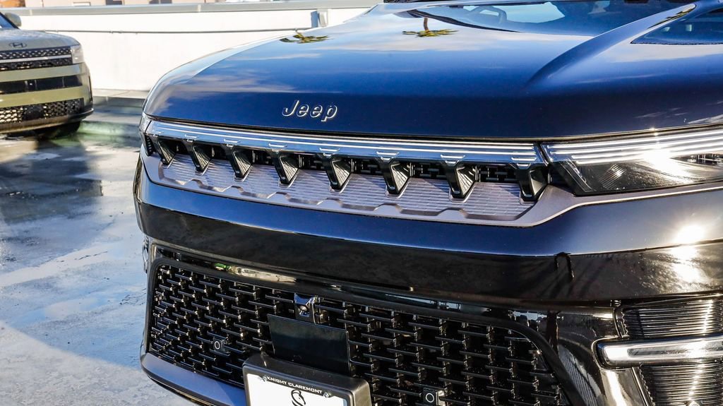 New 2026 Jeep Grand Wagoneer L Summit image 6