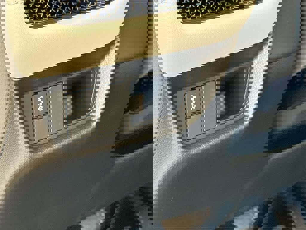 Certified 2025 Honda HR-V LX image 37