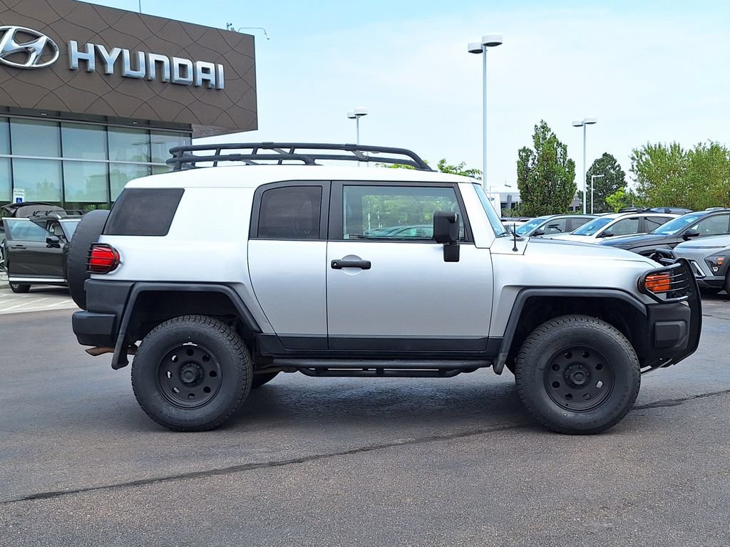 Used 2007 Toyota FJ Cruiser 4WD w/ Upgrade Pkg 1 image 2