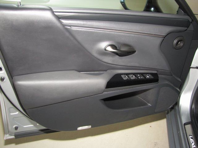 Used 2023 Lexus ES 350 w/ Accessory Package (Z1) image 10