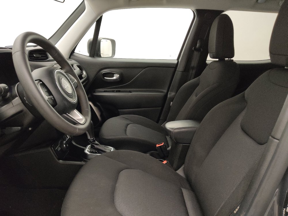 Used 2023 Jeep Renegade Latitude AWD/4WD image 17