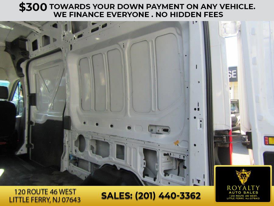 Used 2022 Ford Transit 350 148 High Roof AWD image 32