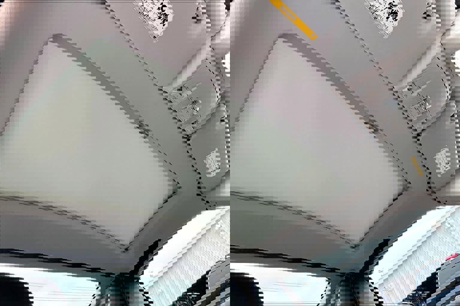 Used 2013 Mercedes-Benz SL 550 image 16