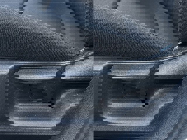 Used 2025 Toyota Corolla LE image 26