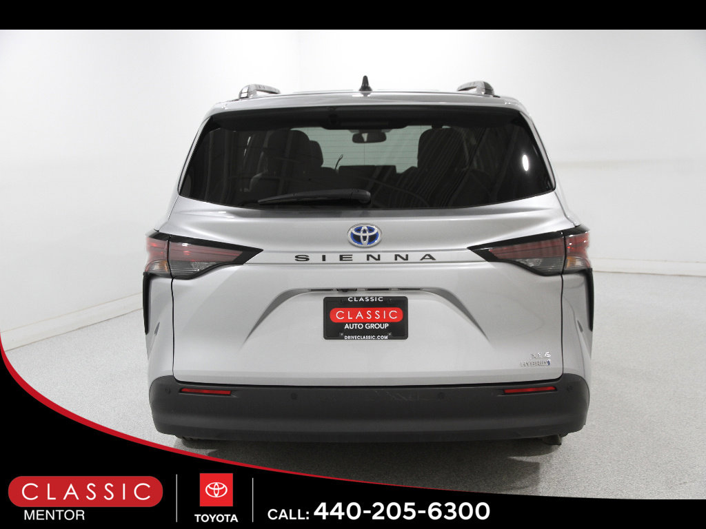 Certified 2024 Toyota Sienna XLE FWD image 22
