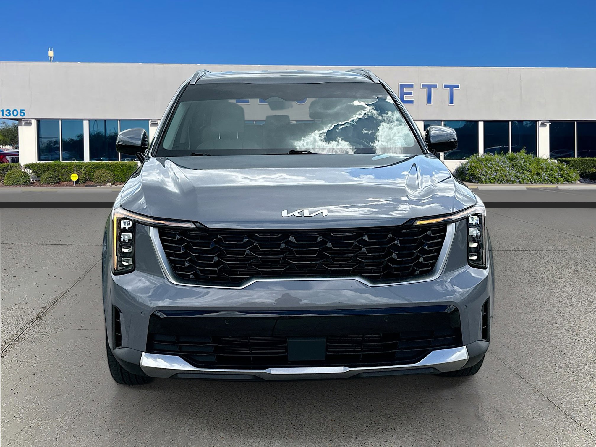 Used 2025 Kia Sorento S image 2