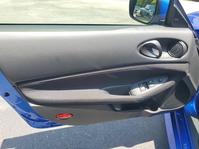 Certified 2025 Nissan Z Performance w/ Floor Mat Package RWD image 7
