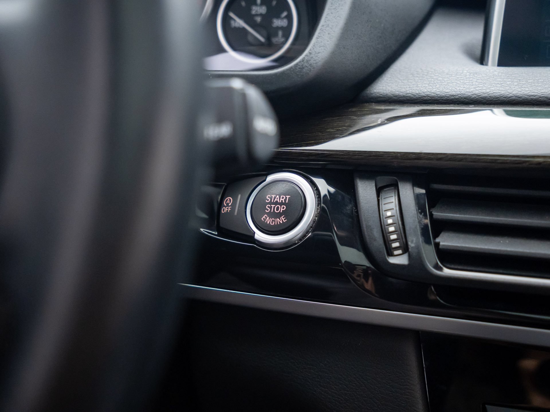 Used 2015 BMW X5 xDrive35i AWD/4WD image 19
