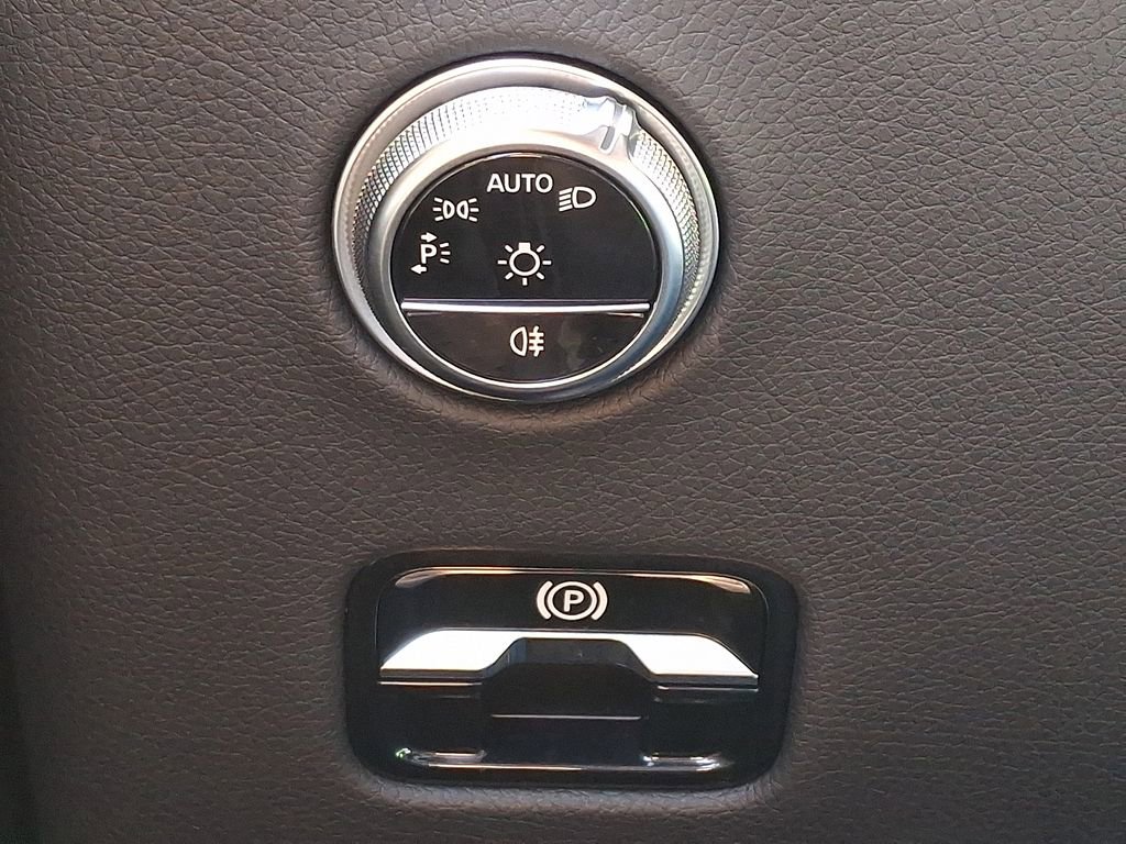 Used 2023 Mercedes-Benz GLC 300 4MATIC image 23