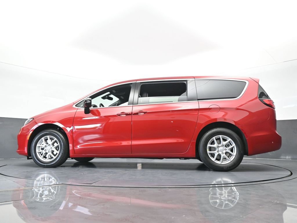 New 2026 Chrysler Pacifica Select image 54