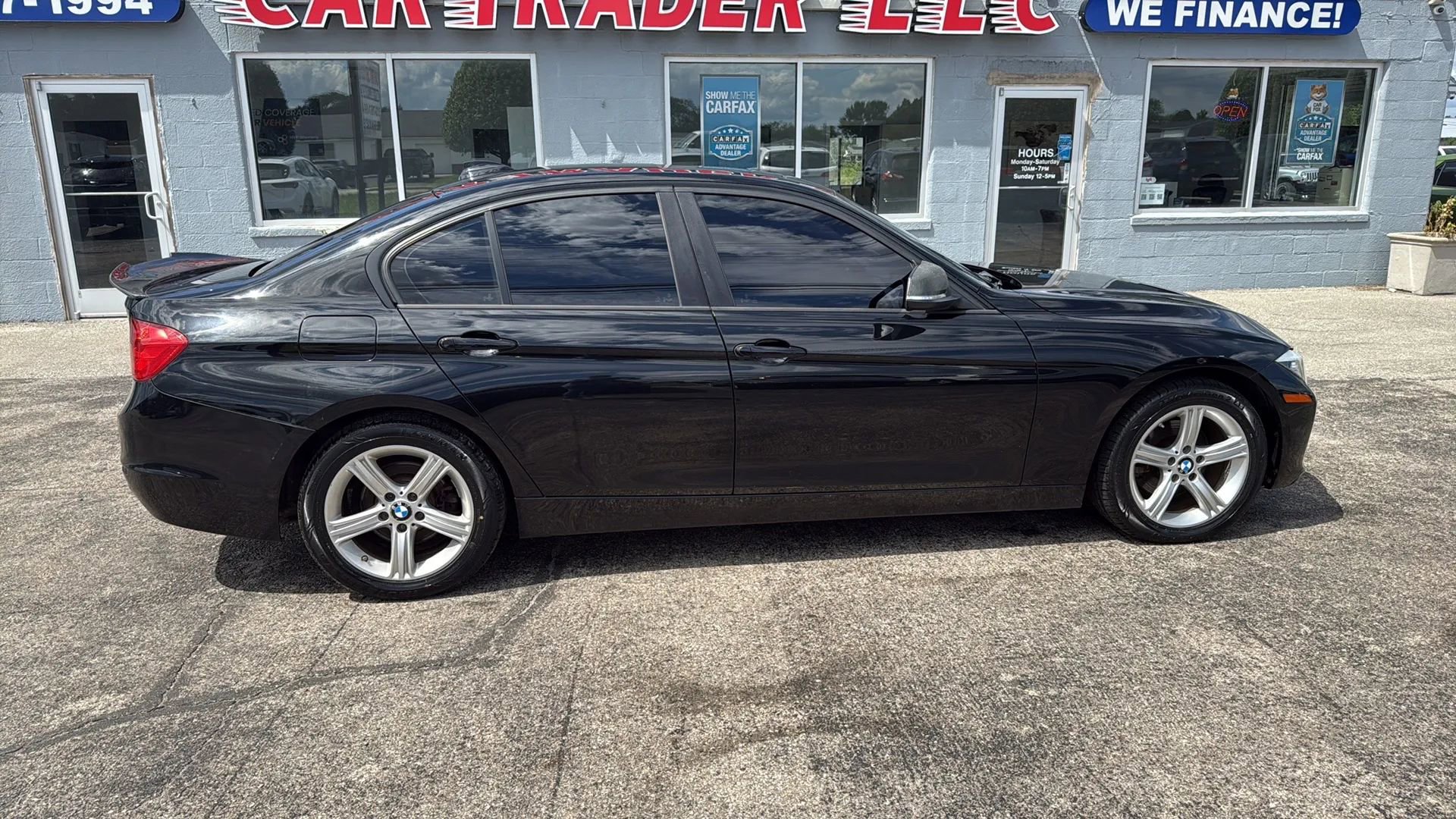 Used 2015 BMW 320i xDrive Sedan AWD/4WD image 5