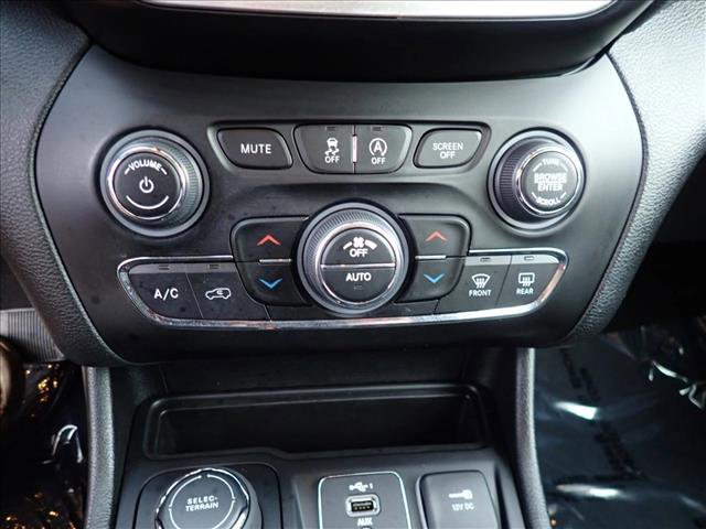 Used 2020 Jeep Cherokee Limited w/ Trailer Tow Group AWD/4WD image 20