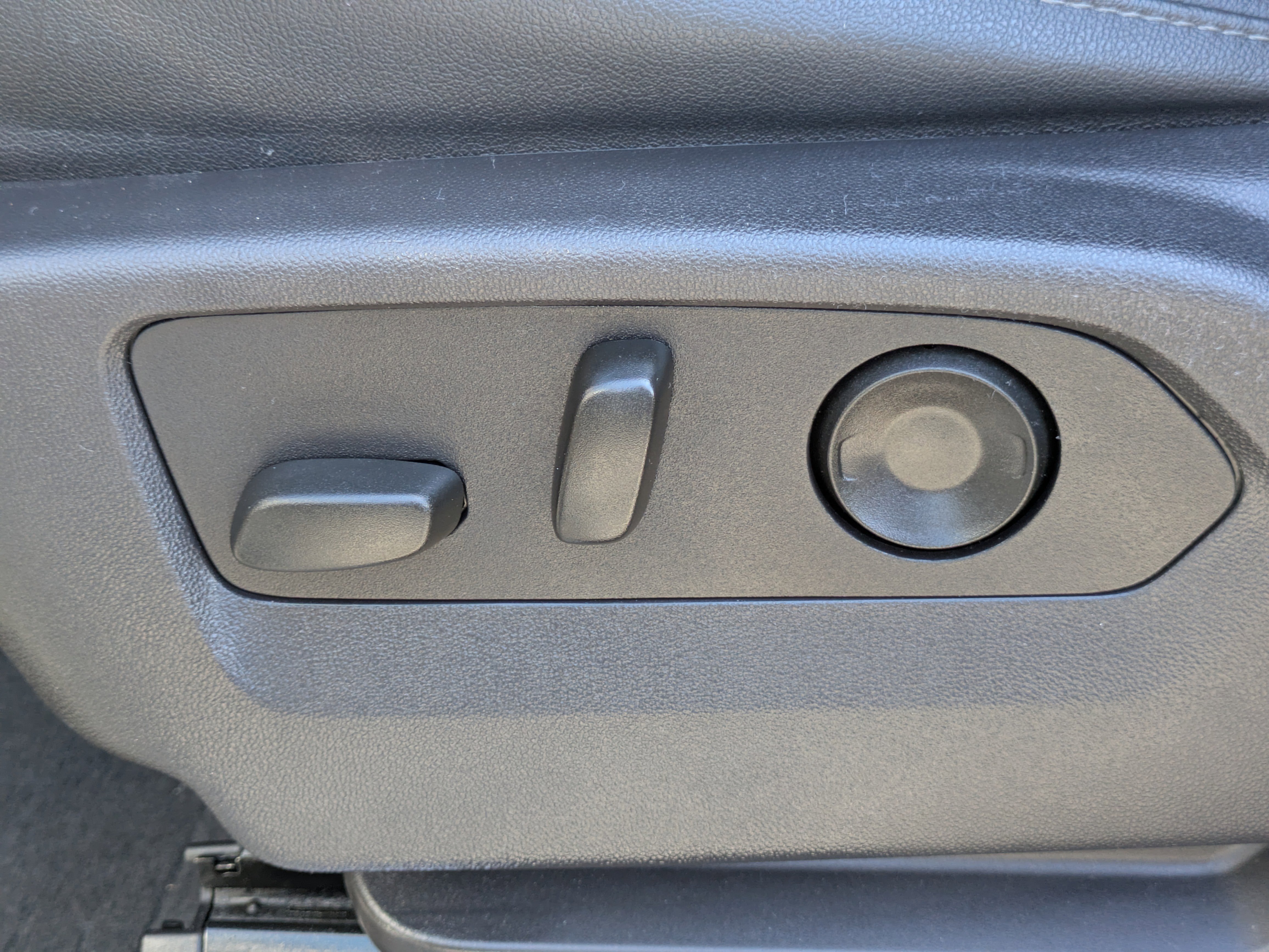 Used 2024 Chevrolet Silverado 1500 RST w/ Convenience Package II image 11