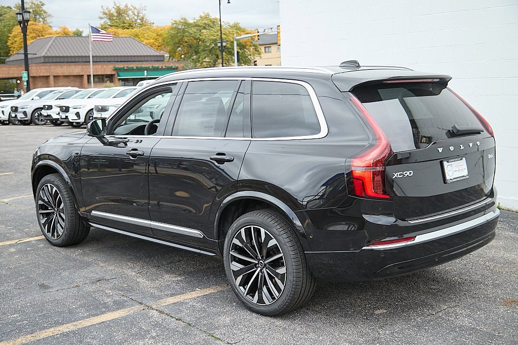 New 2026 Volvo XC90 B6 Plus w/ Protection Package Premier image 7