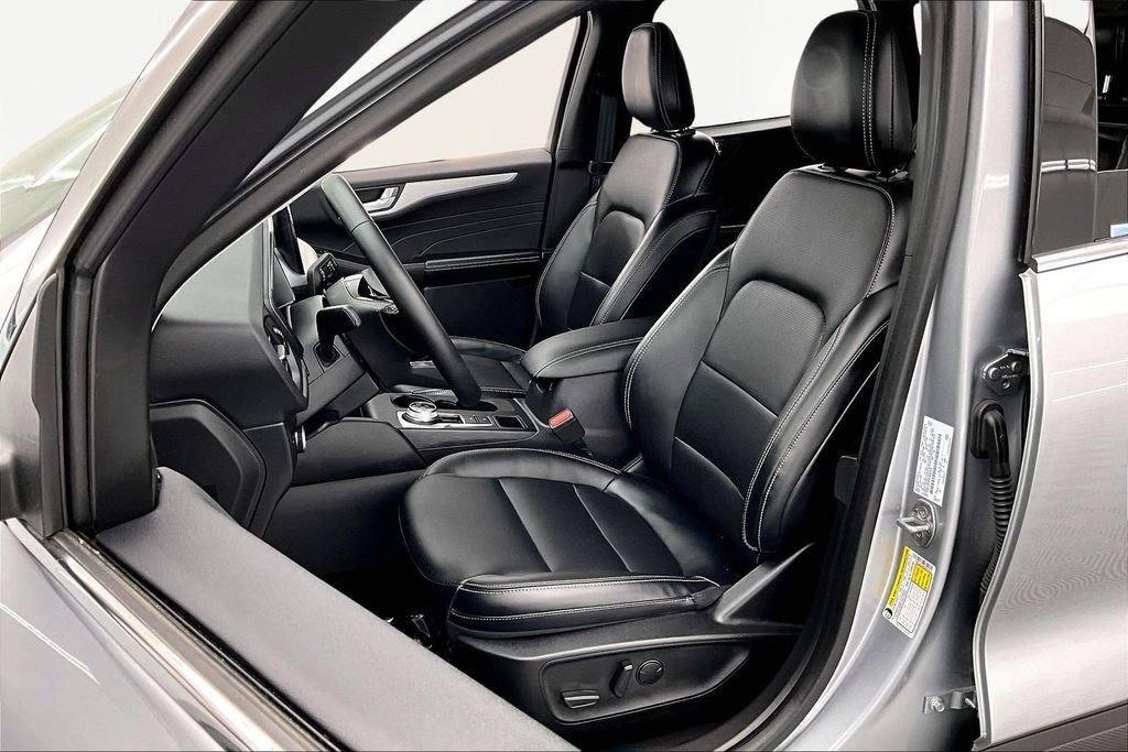 Used 2023 Ford Escape Platinum image 25