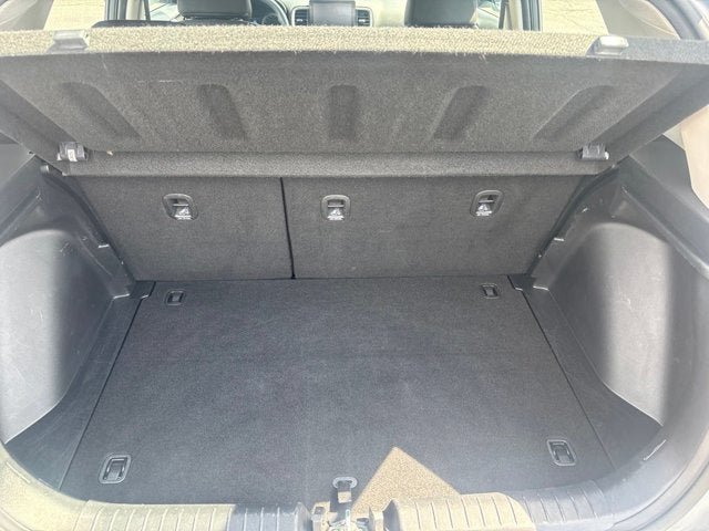 Used 2021 Hyundai Venue SE FWD image 17