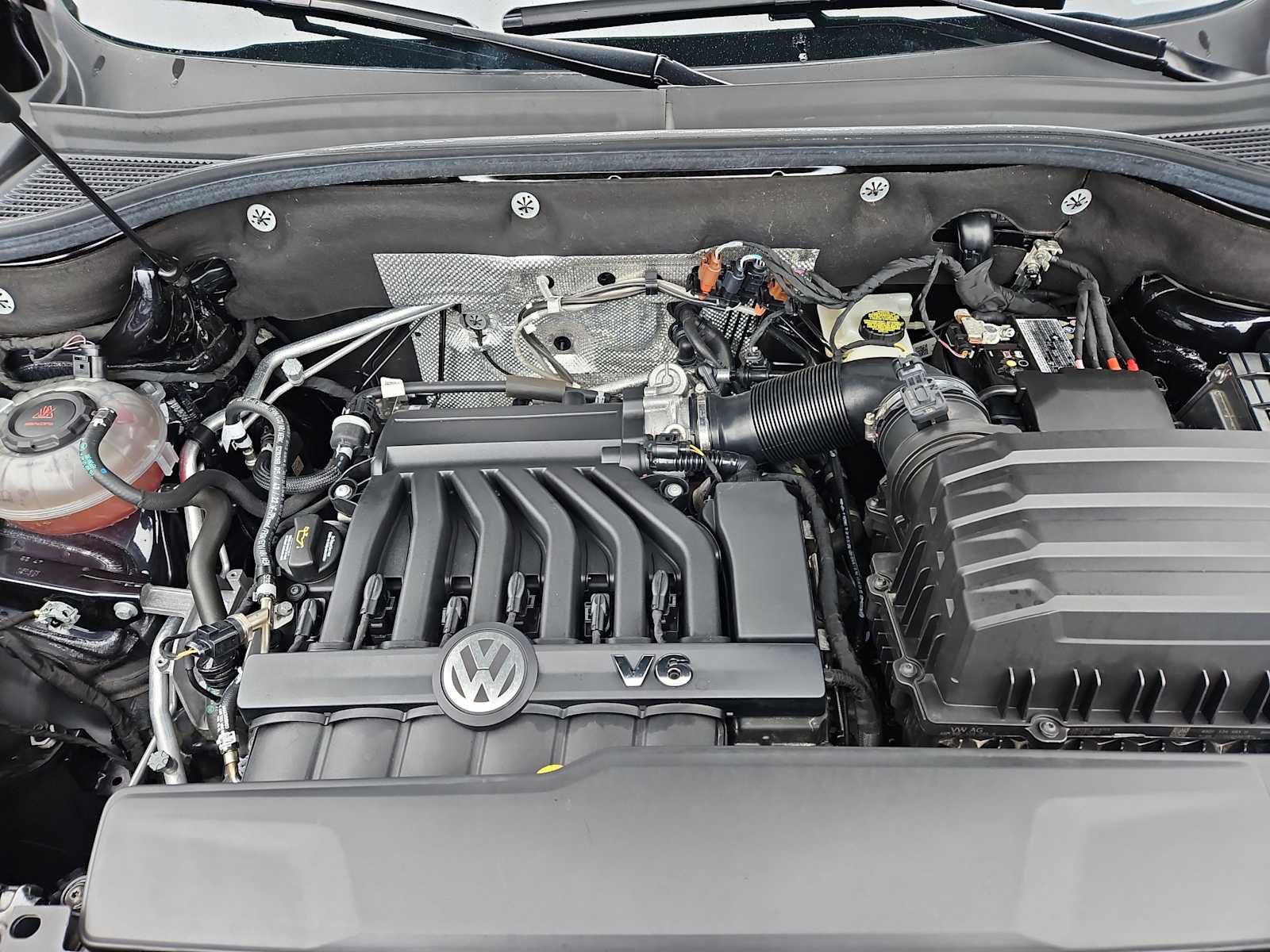 Used 2023 Volkswagen Atlas Cross Sport SE image 34