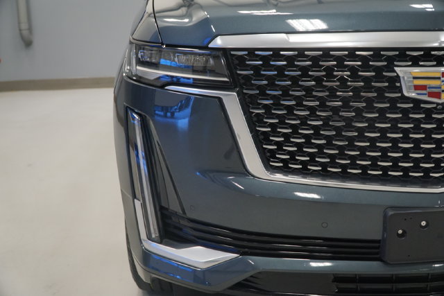 Used 2021 Cadillac Escalade Premium Luxury w/ Driver Assist Tech Package AWD/4WD image 11