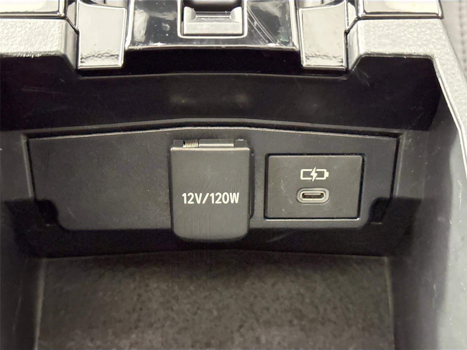 Used 2024 Toyota Corolla Cross XSE w/ Convenience Package image 35