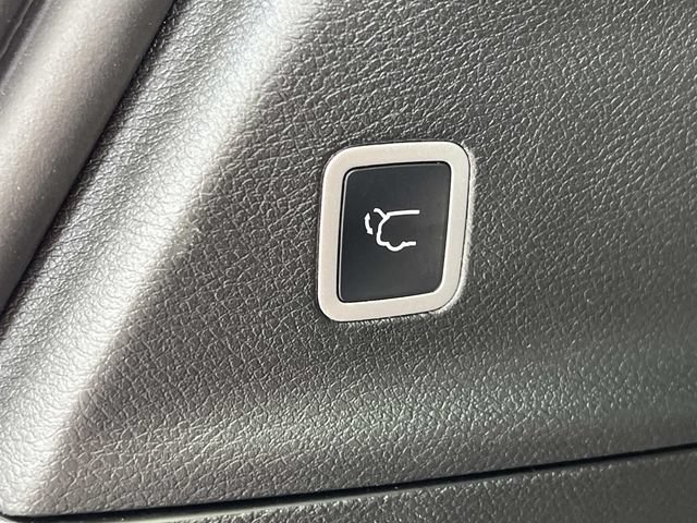 Used 2022 Chrysler Pacifica Touring-L w/ S Appearance Package FWD image 10