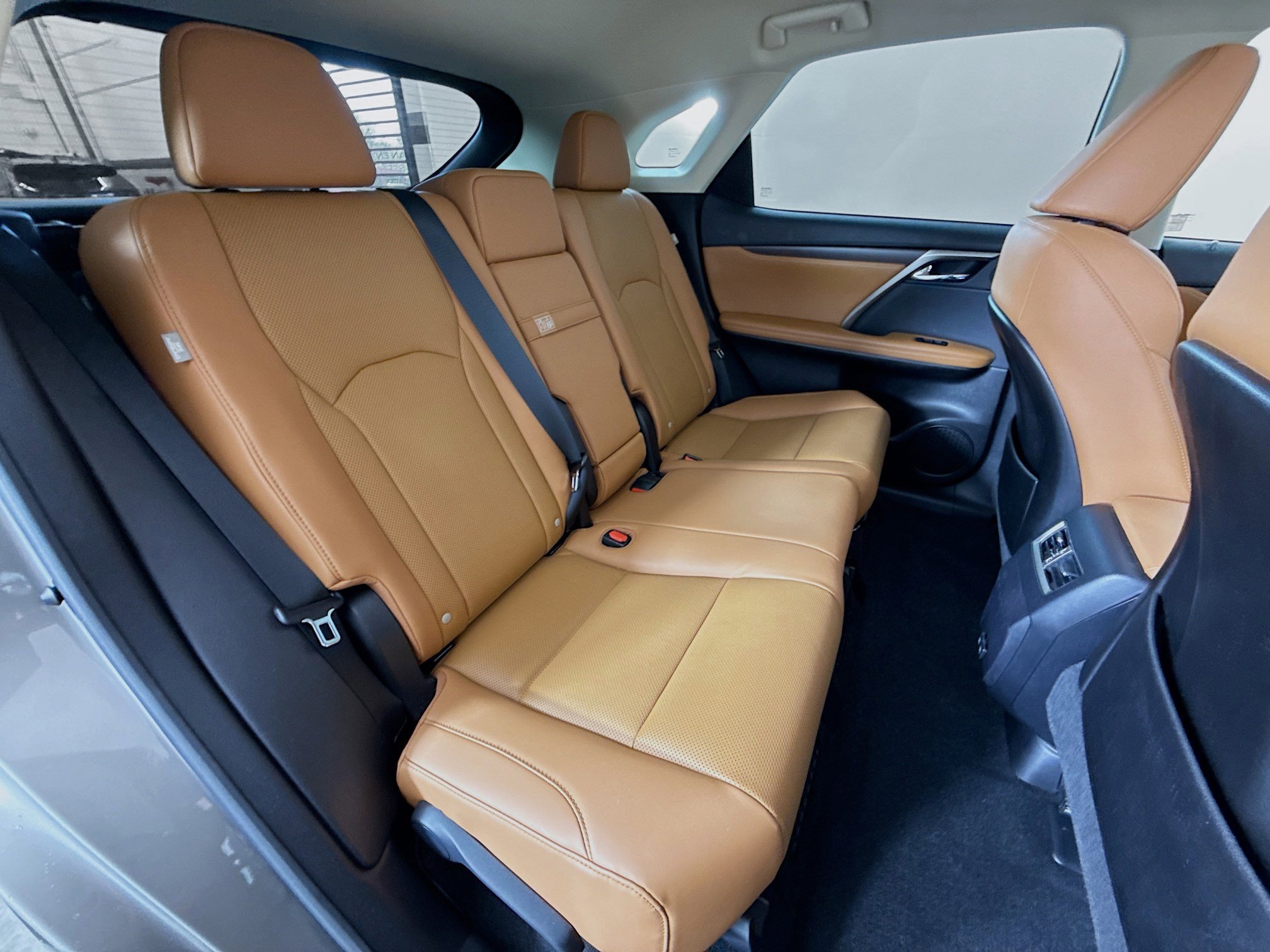 Certified 2022 Lexus RX 450h AWD w/ Premium Package image 25