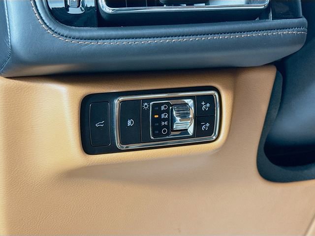 Used 2023 Lincoln Aviator Black Label w/ Dynamic Handling Package image 10